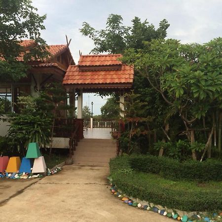Plaifah Resort Ubon Song Khon Exteriör bild