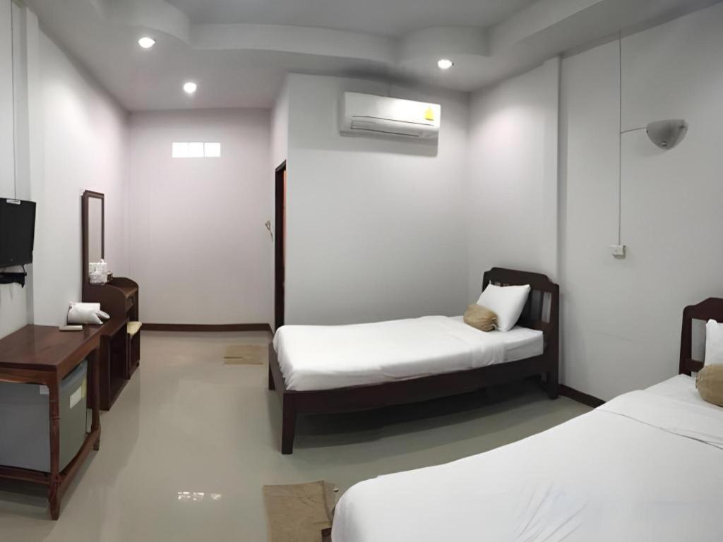 Plaifah Resort Ubon Song Khon Exteriör bild