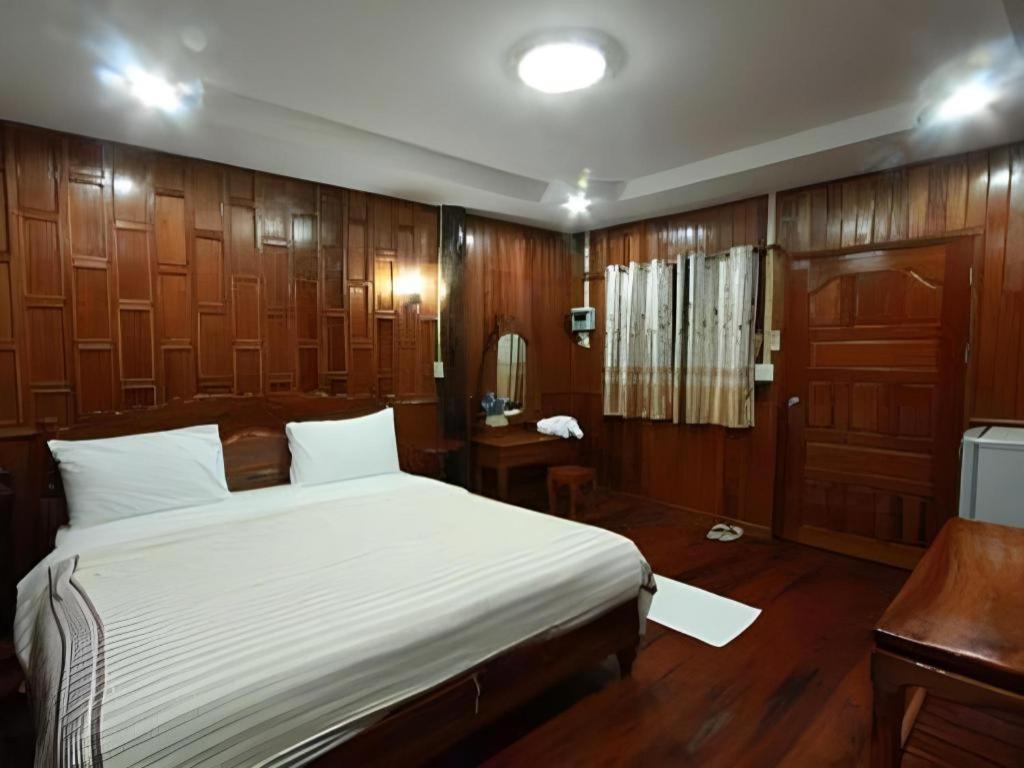 Plaifah Resort Ubon Song Khon Exteriör bild