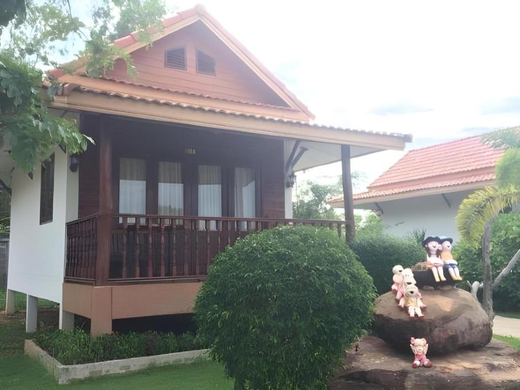 Plaifah Resort Ubon Song Khon Exteriör bild