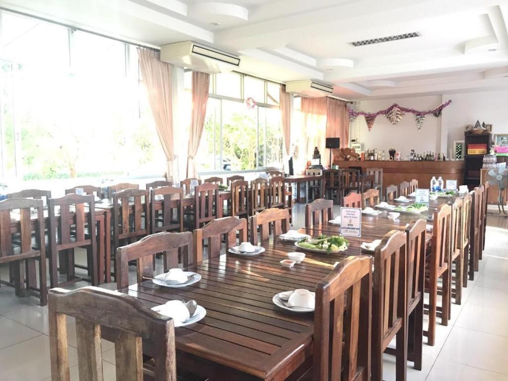 Plaifah Resort Ubon Song Khon Exteriör bild