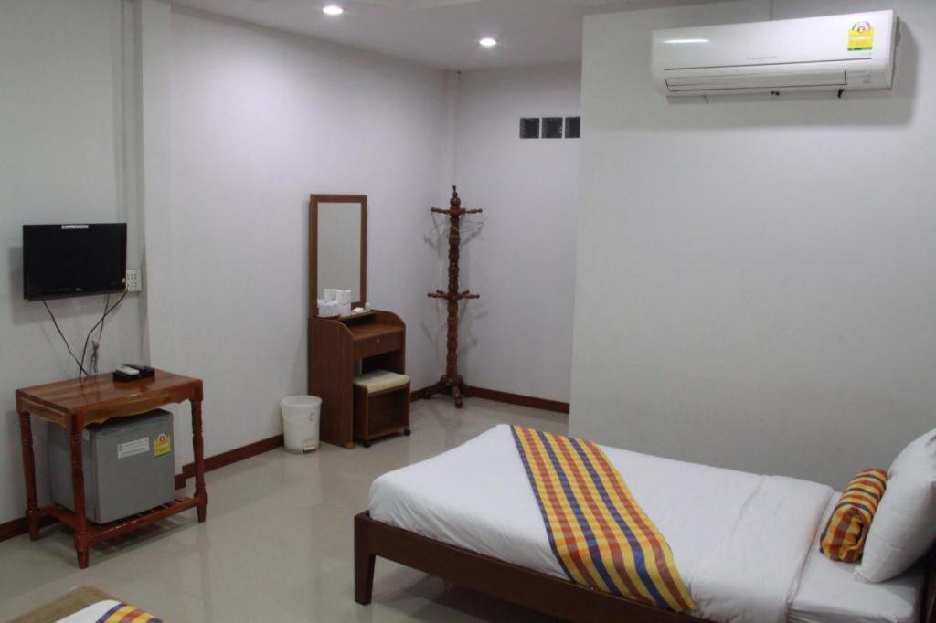 Plaifah Resort Ubon Song Khon Exteriör bild