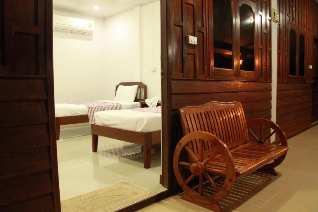 Plaifah Resort Ubon Song Khon Exteriör bild